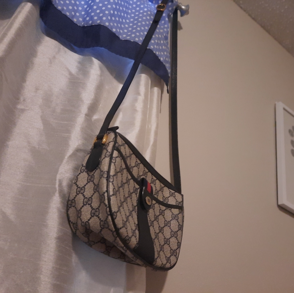 Gucci Bag - Picture 7 of 8